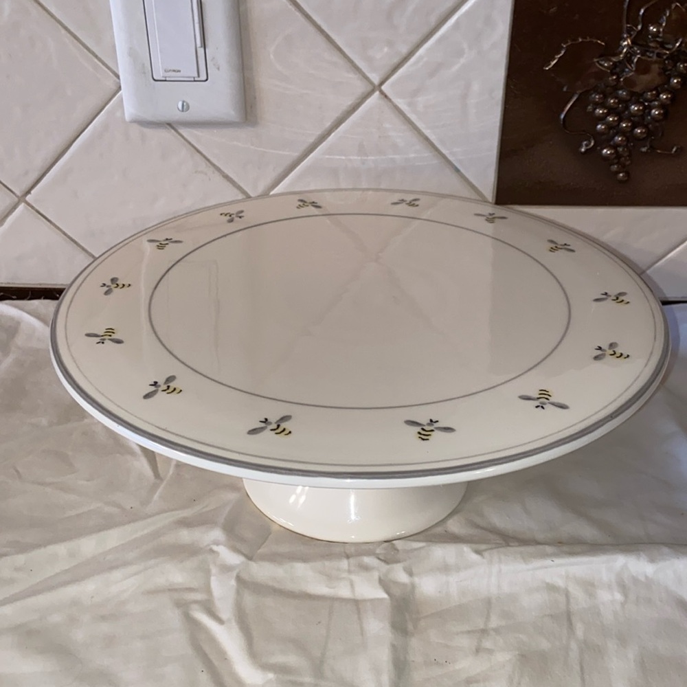 Nwot Matceramica 🐝 Honey Bee pedestal cake plate